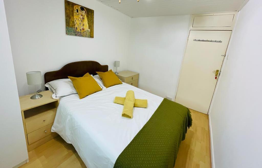 Cosy Flat Close To East Finchley Station London Exterior photo